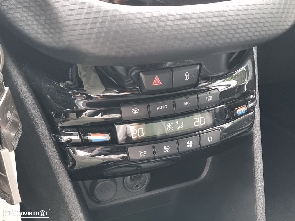 Peugeot 2008 1.2 PureTech Allure - 11