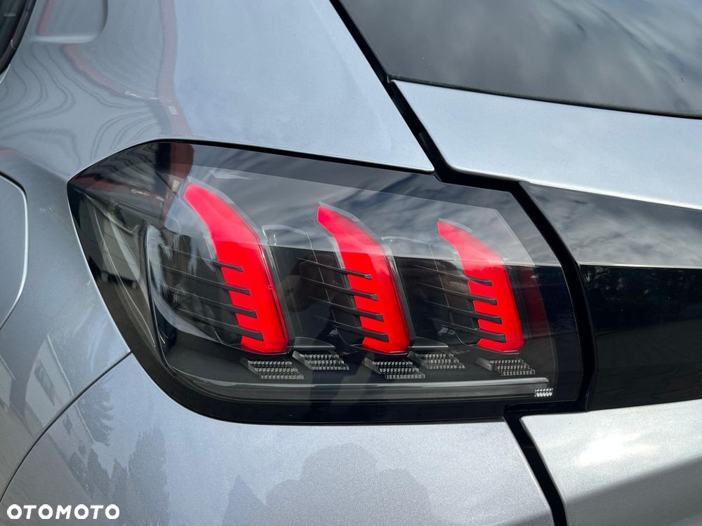 Peugeot 208 - 16
