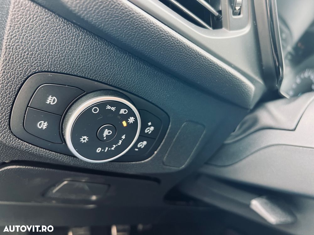 Ford Focus 1.5 EcoBoost ST Line Business - 16