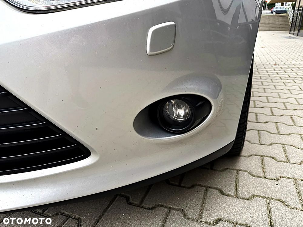 Ford Focus 1.6 TDCi DPF Titanium - 11
