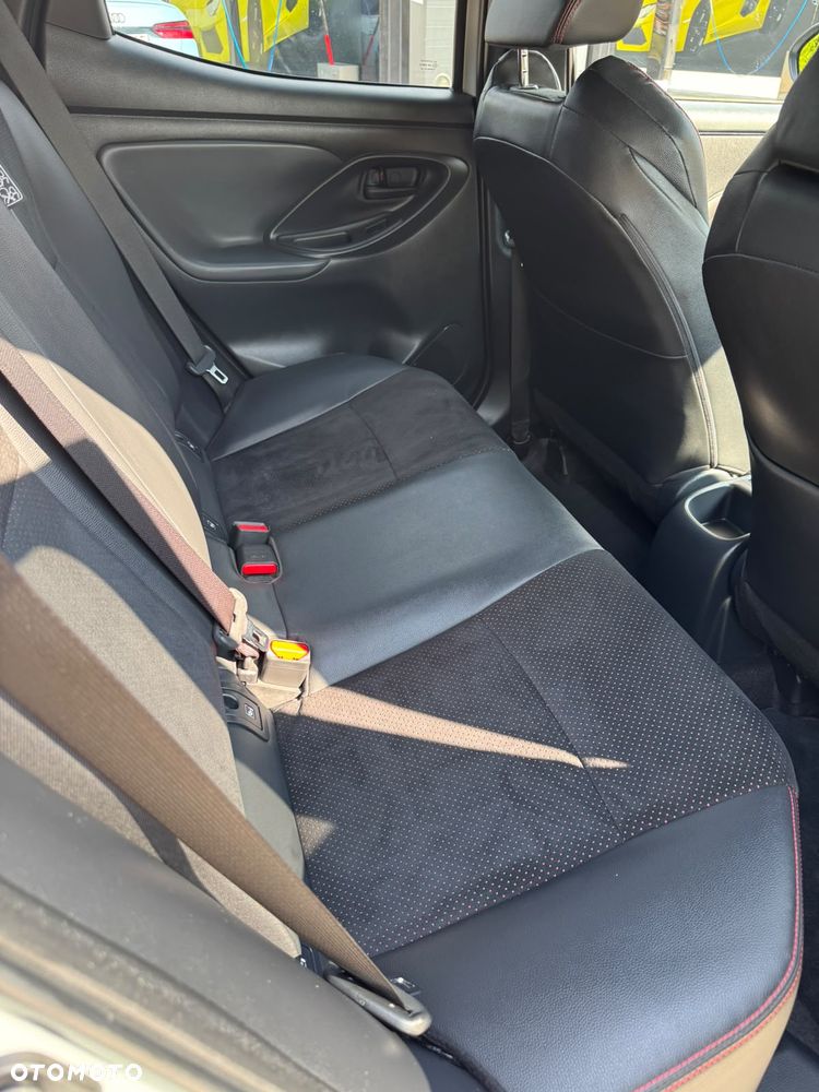 Toyota Yaris 1.5 Comfort - 11