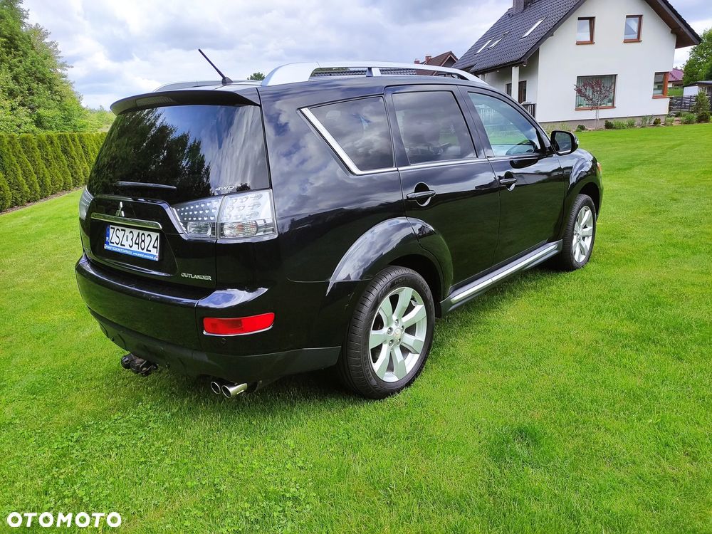 Mitsubishi Outlander - 4
