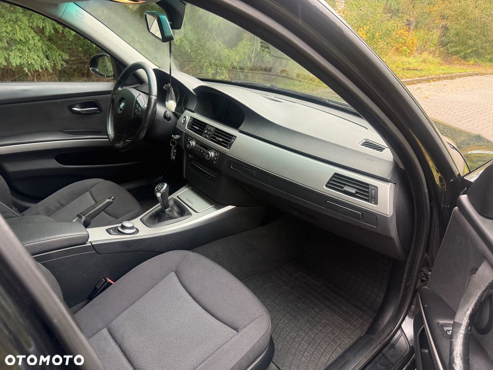 BMW Seria 3 318d - 11