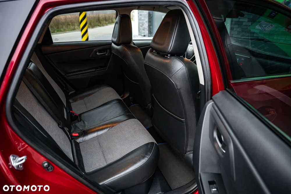 Toyota Auris Hybrid 135 Premium - 24