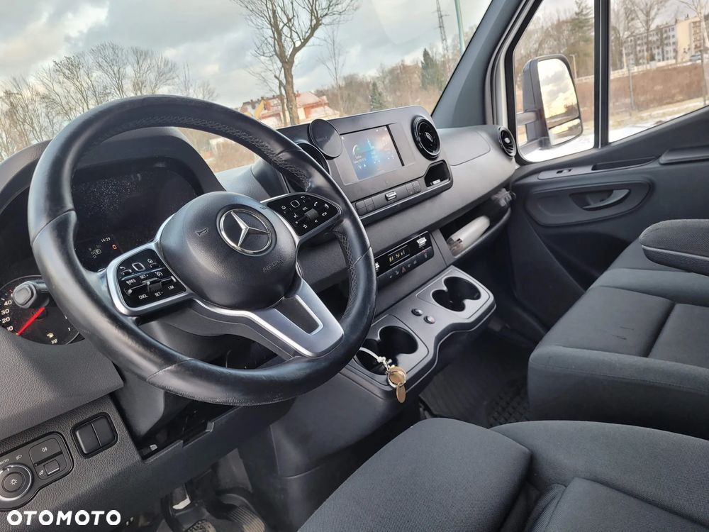 Mercedes-Benz Sprinter - 10