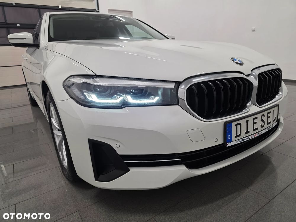 BMW Seria 5 518d mHEV Luxury Line sport - 32