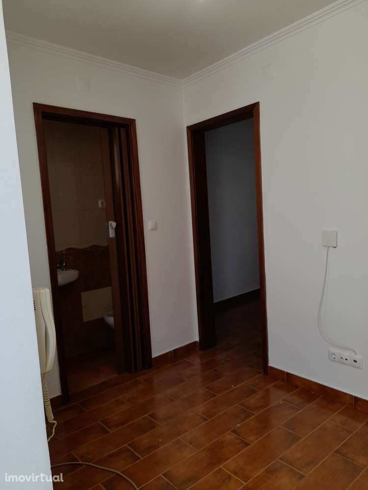 T2 Duplex com Segurança em Estrela, Lisboa - Grande imagem: 3/16