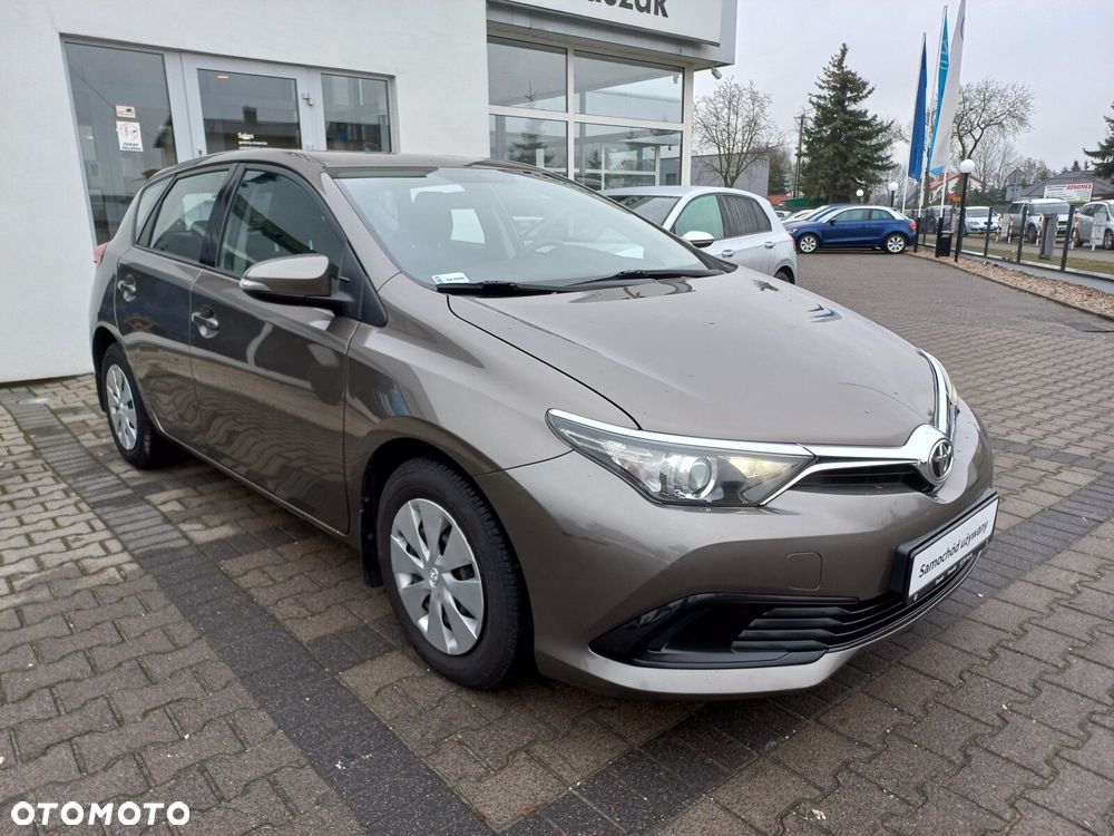 Toyota Auris - 2