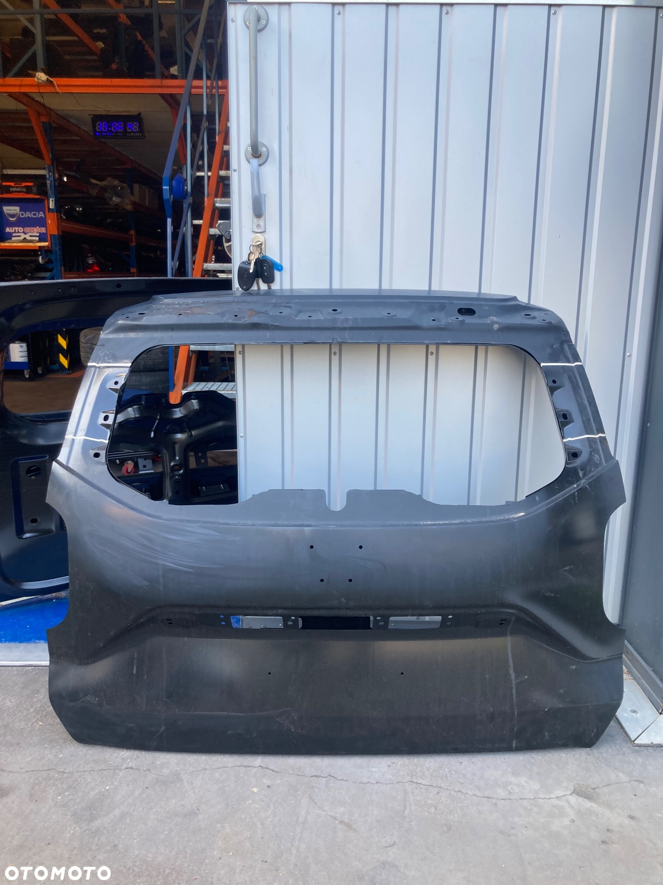 DACIA DUSTER II 2 lift 22r-> Nowa oryginalna KLAPA TYLNA TYŁ BAGAŻNIKA pokrywa NOWA ORYGINAŁ Wwa - 4