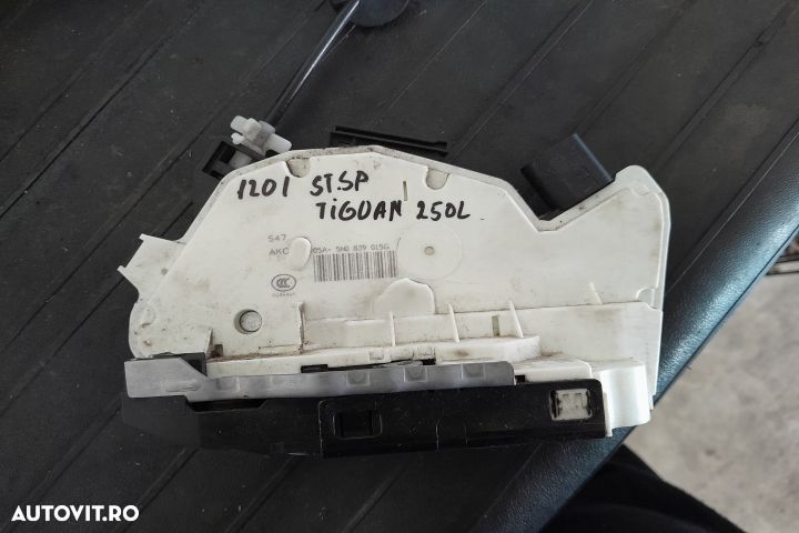 Broasca usa spate stanga 5N0839015G 5N0839015G Volkswagen VW Tiguan 1 - 1