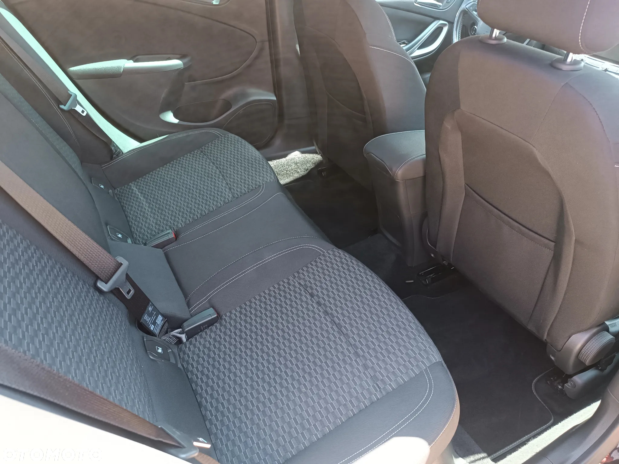 Opel Astra 1.4 Turbo Edition - 26