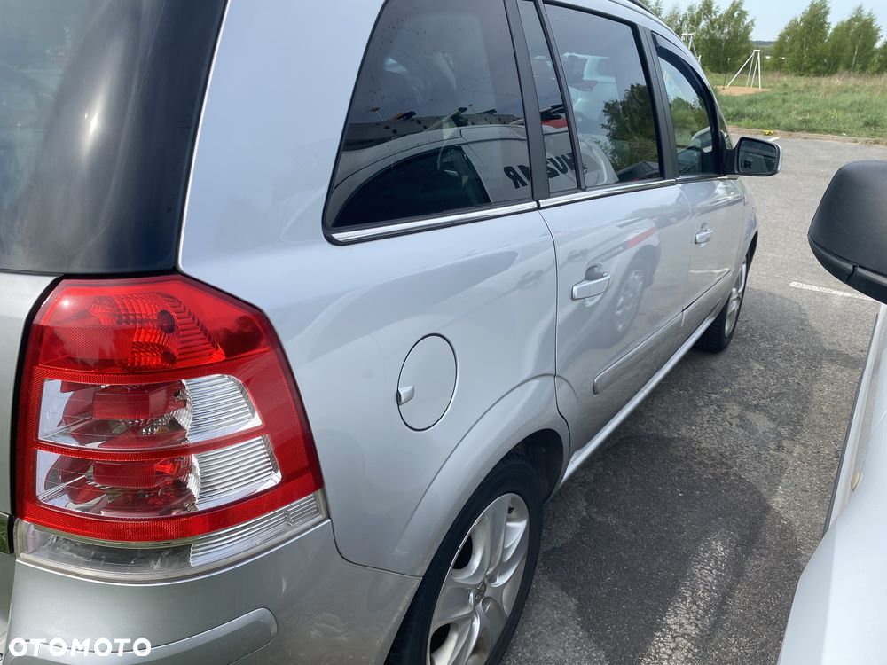 Opel Zafira 1.8 Cosmo EU5 - 8