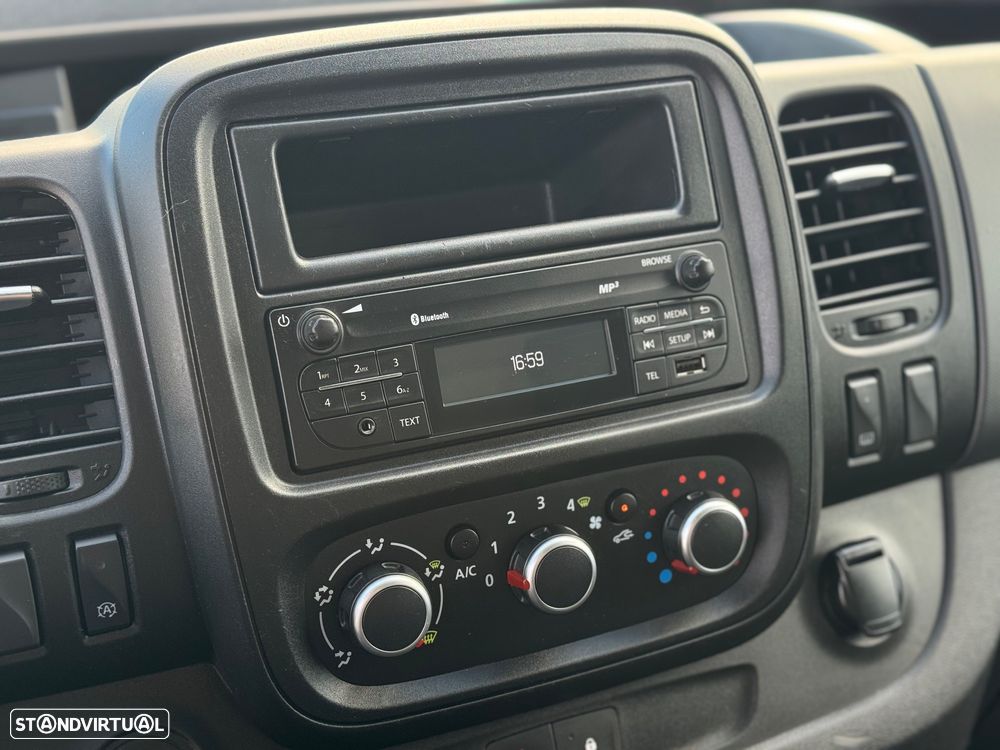 Renault Trafic 2.0 dCi 170cv c/Iva Dedutivel - 15