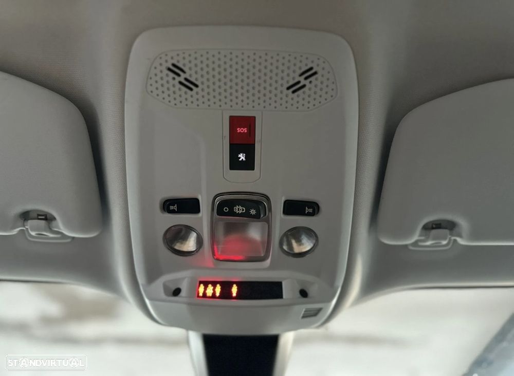 Peugeot e-2008 Active Pack - 16