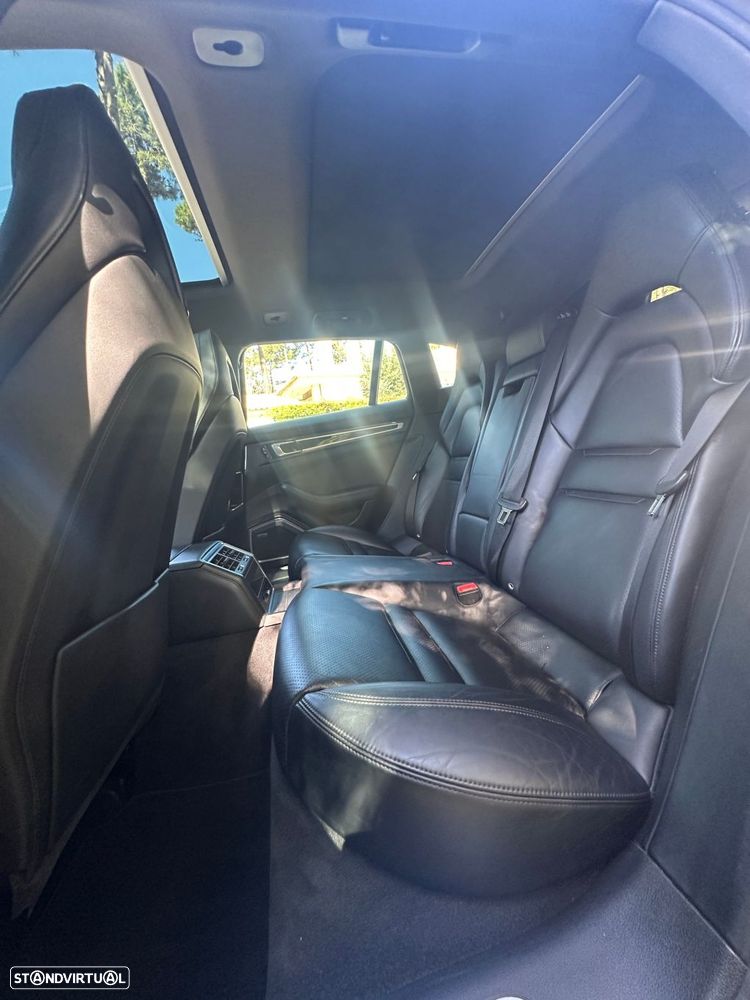 Porsche Panamera Sport Turismo - 14