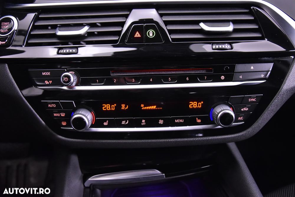 BMW Seria 5 525d Touring Aut. - 18