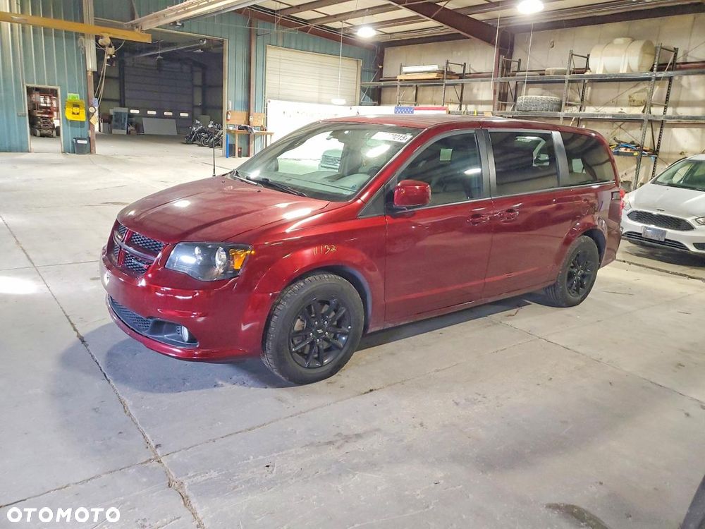 Dodge Grand Caravan - 2