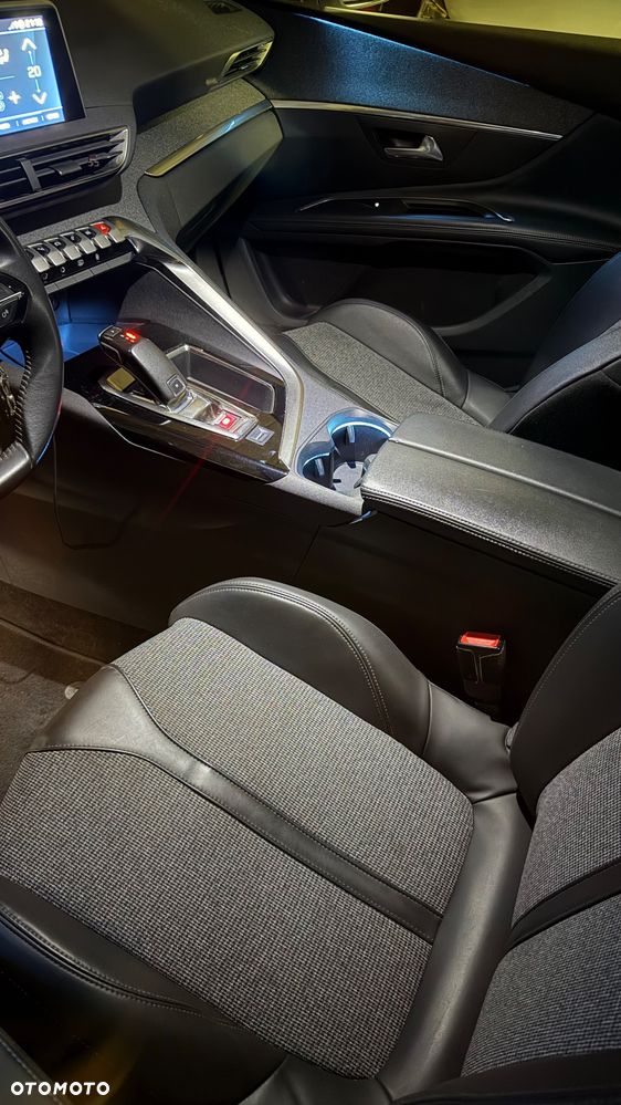 Peugeot 5008 1.2 PureTech Allure Pack S&S EAT8 - 8