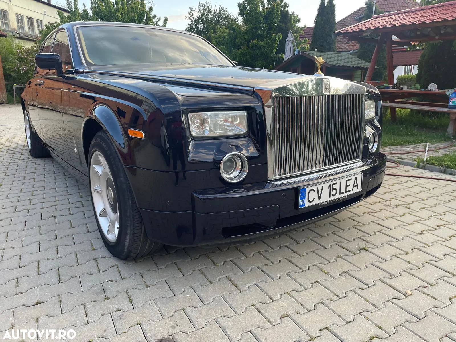 Rolls-Royce Phantom - 1