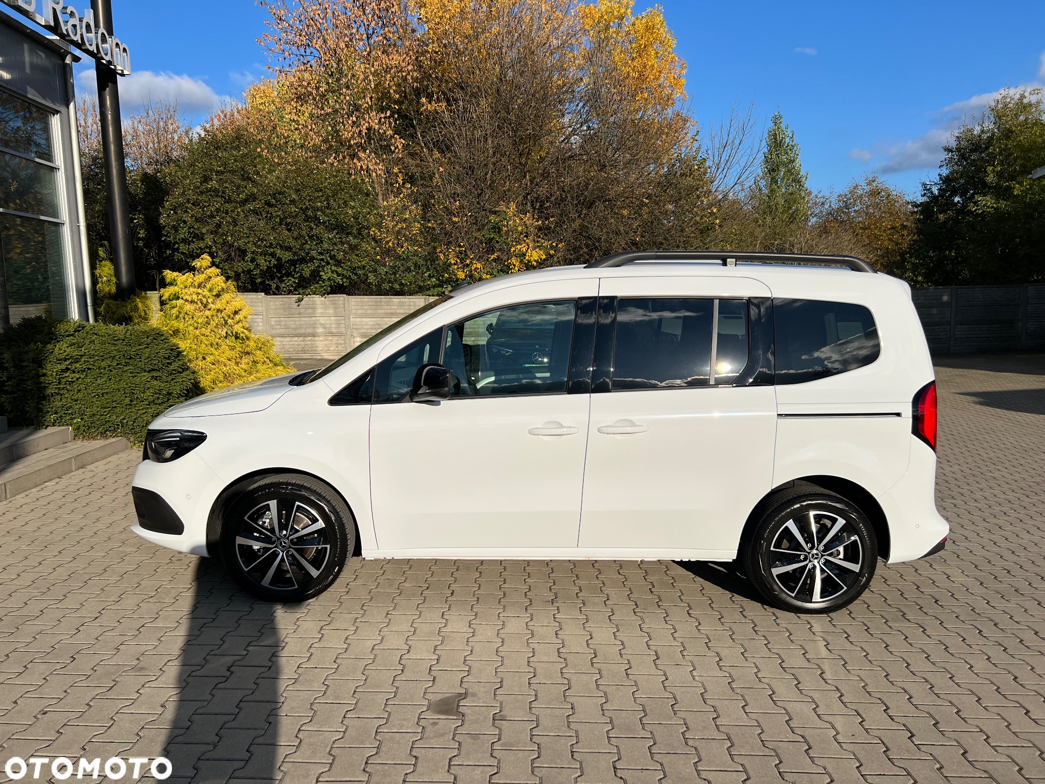 Mercedes-Benz EQT - 5