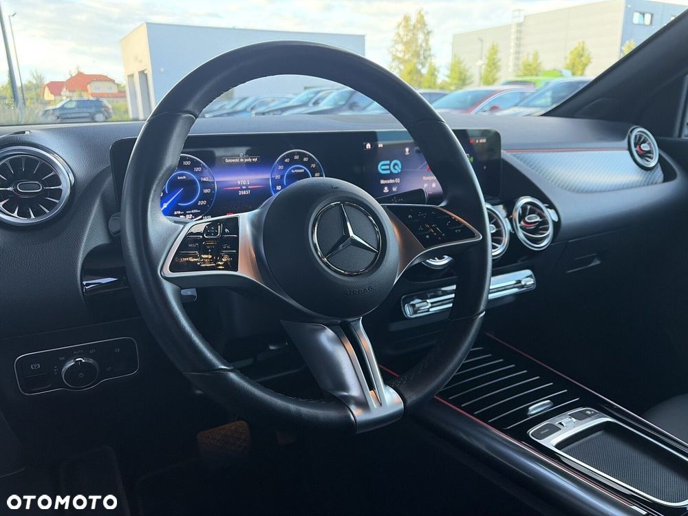 Mercedes-Benz EQA - 11