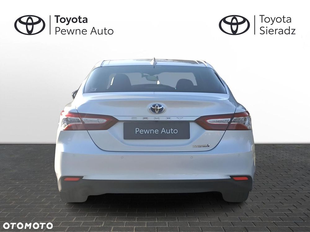 Toyota Camry 2.5 Hybrid Executive CVT - 4