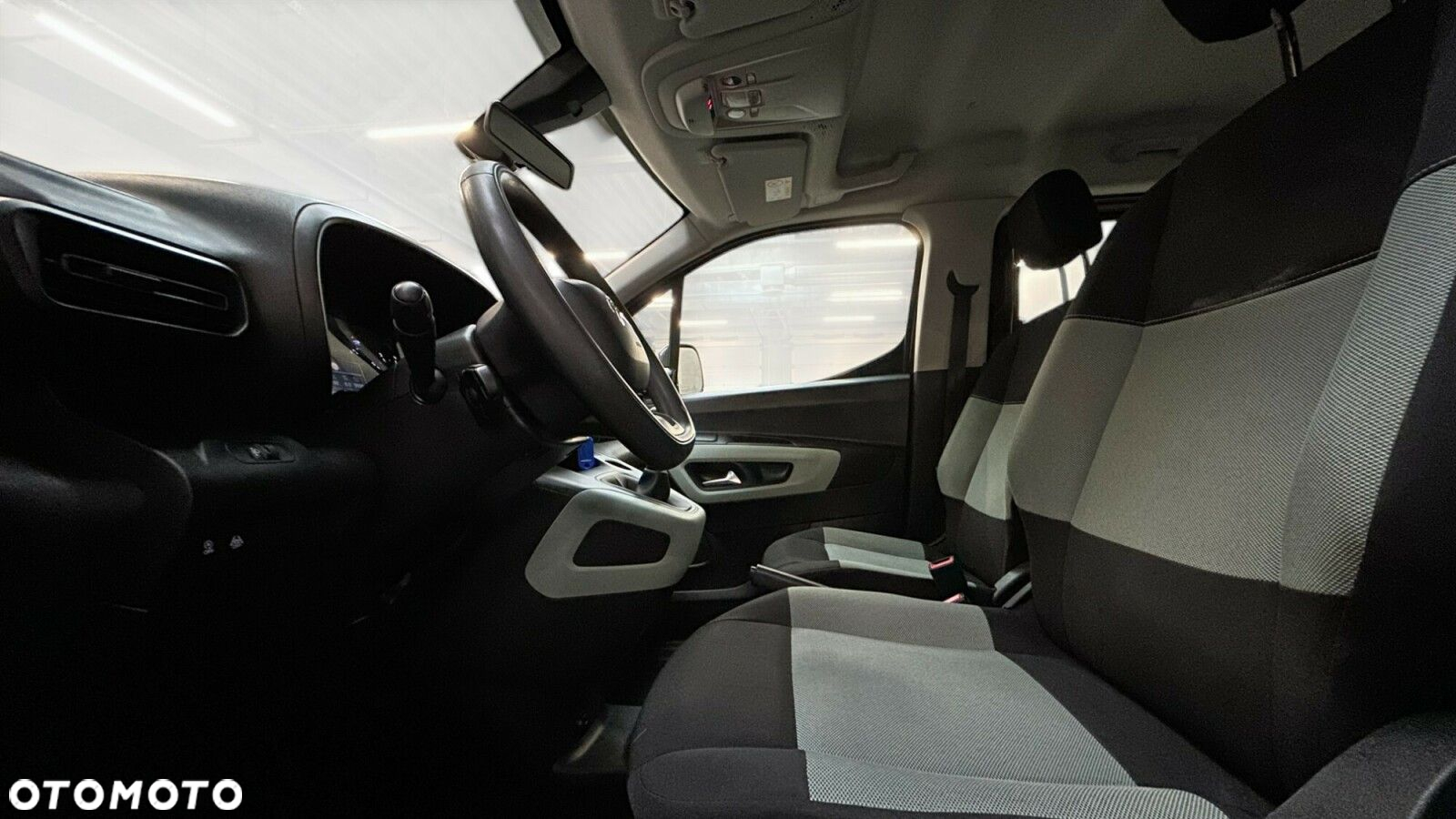 Citroën Berlingo M 1.2 PureTech Feel S&S - 19