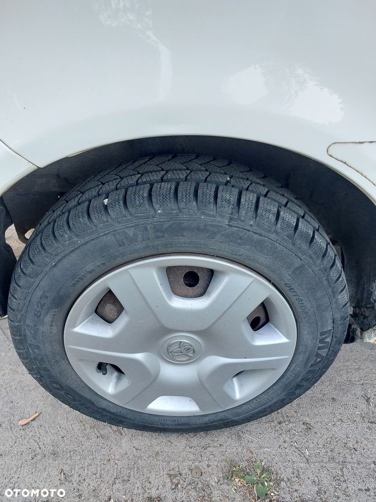 Toyota Yaris 1.0 Terra - 16