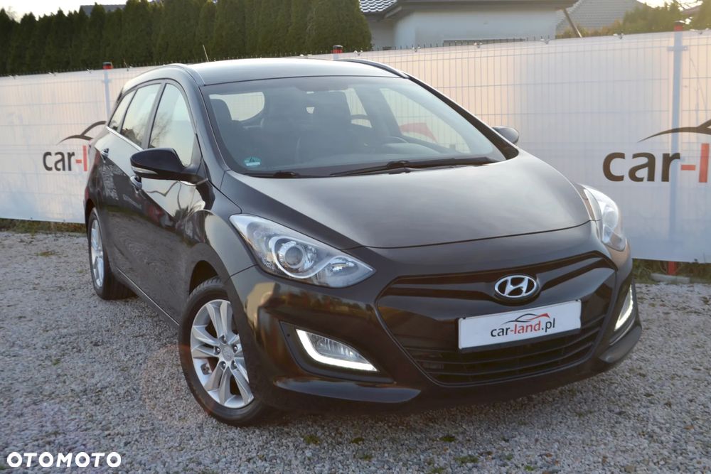 Hyundai i30 blue 1.6 CRDi Classic Navigation - 2