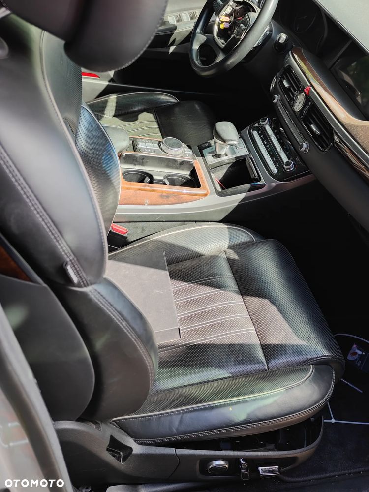 Genesis G90 - 11