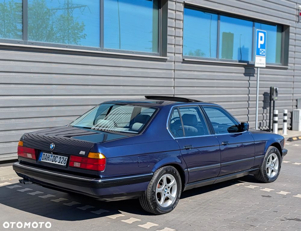 BMW Seria 7 - 11