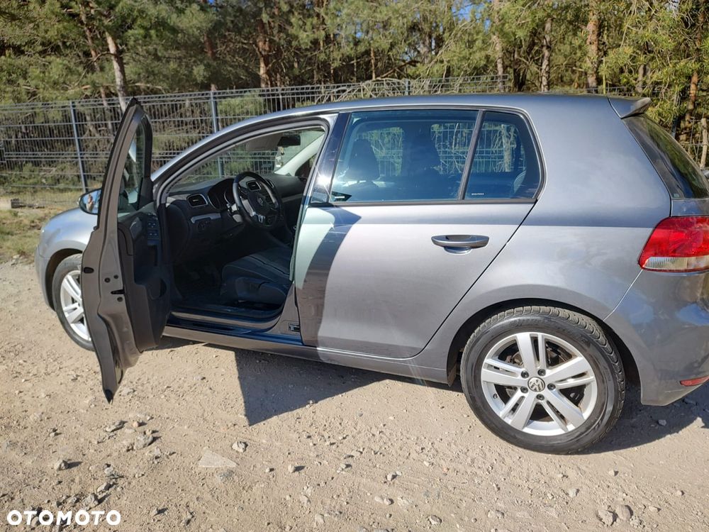 Volkswagen Golf 1.6 TDI DPF BlueMotion Technology MATCH - 16