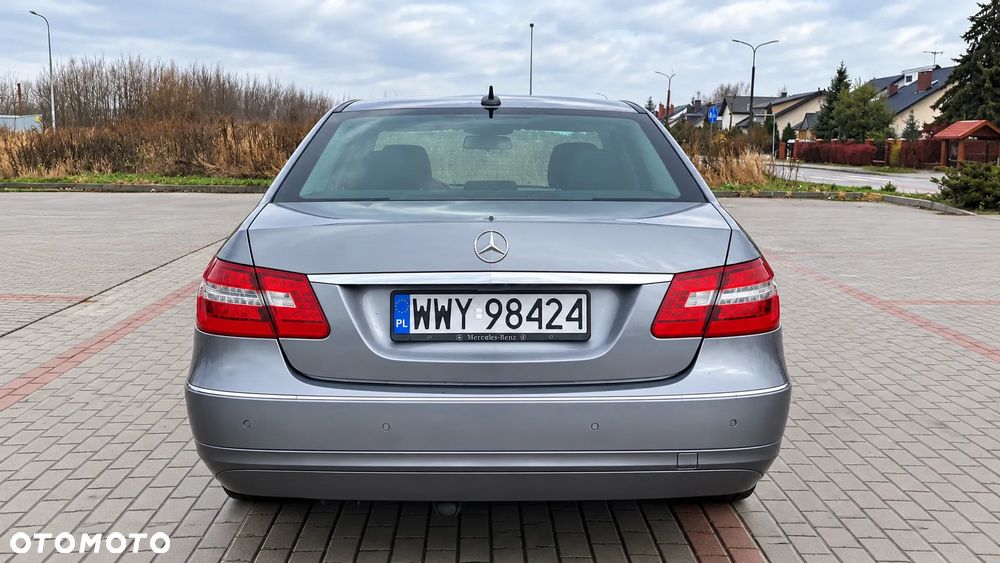 Mercedes-Benz E-Class 2011 photo 4