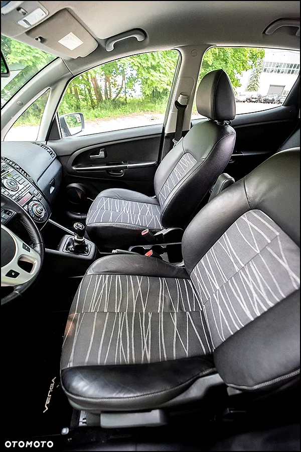 Kia Venga - 30