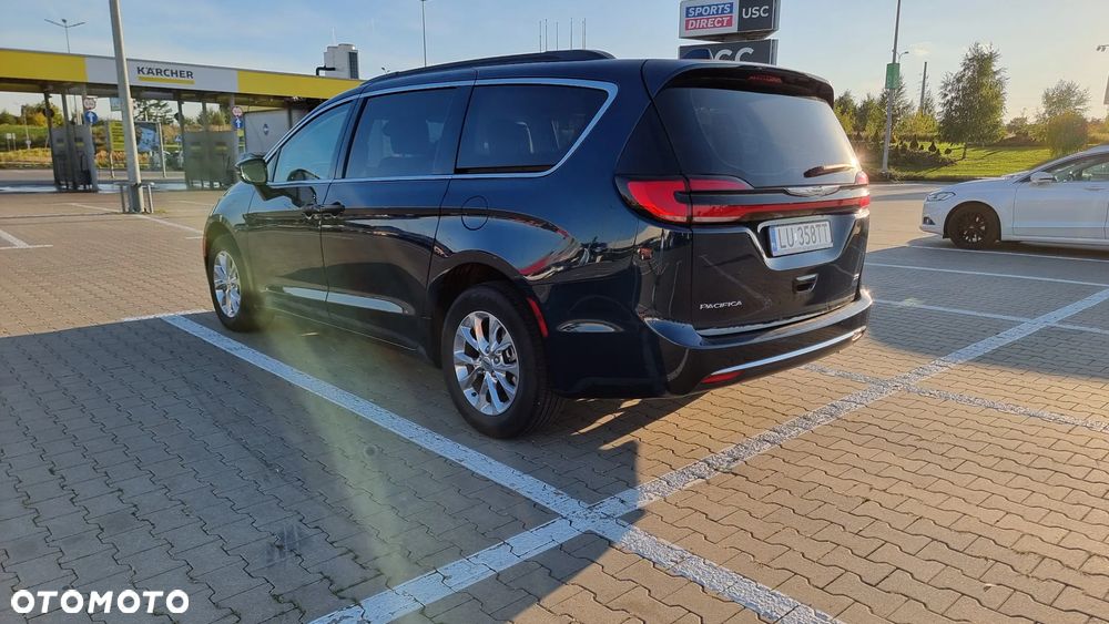 Chrysler Pacifica - 4