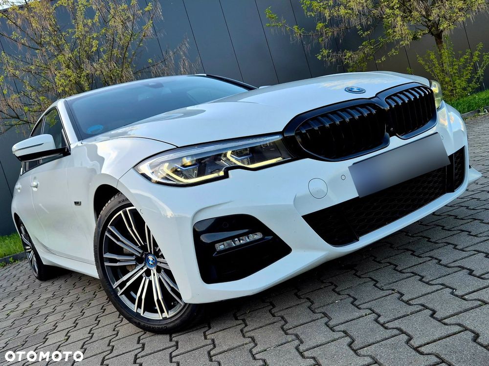 BMW Seria 3 330e M Sport - 8
