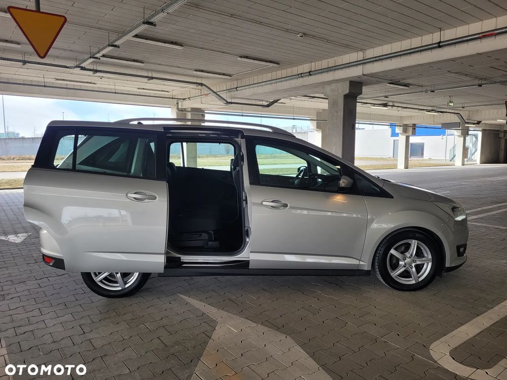Ford Grand C-MAX - 15