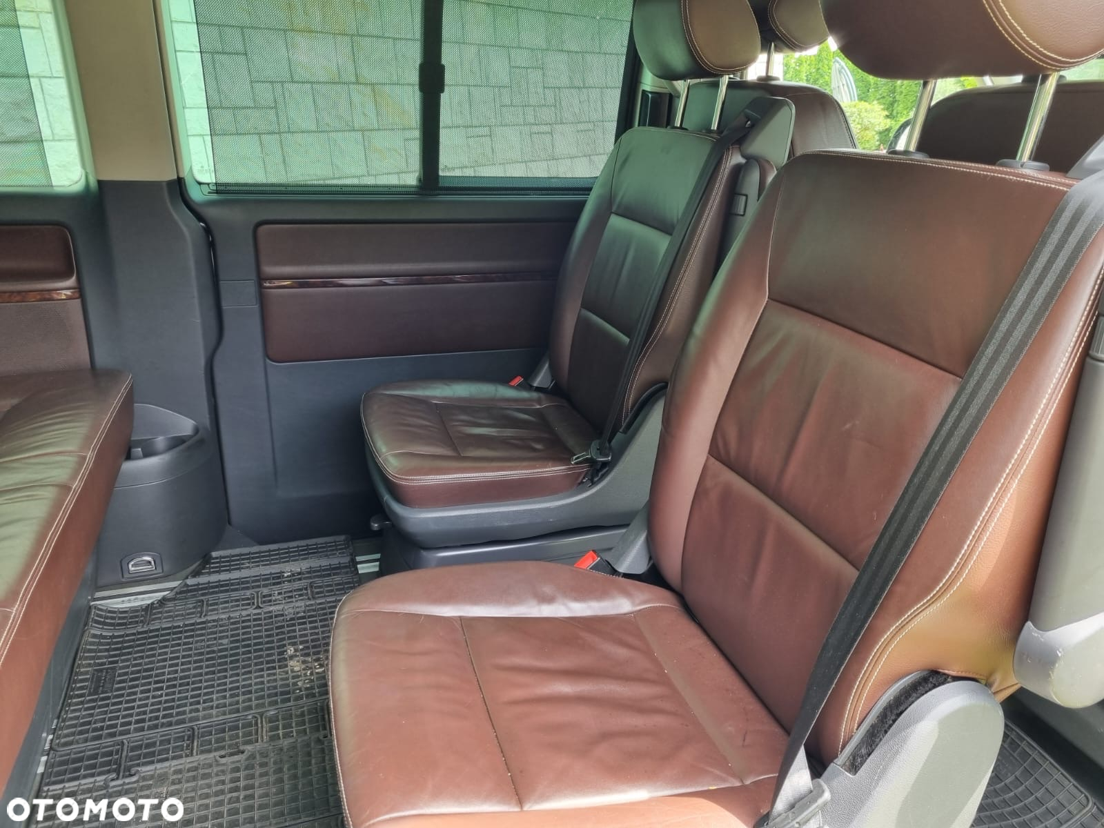 Volkswagen Multivan - 10