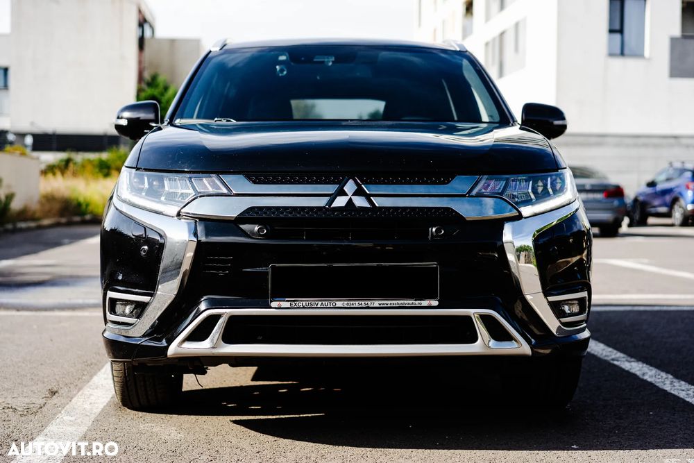 Mitsubishi Outlander PHEV 2.4 L 4X4 Instyle - 3