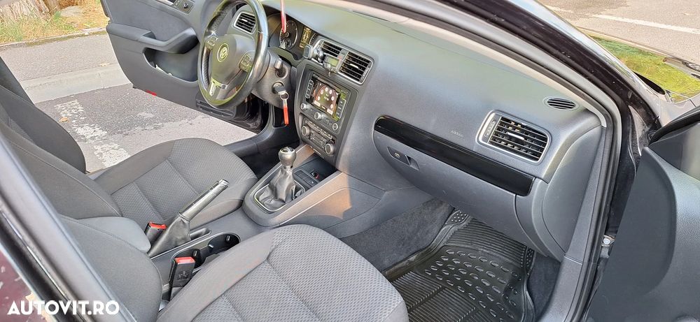 Volkswagen Jetta - 20