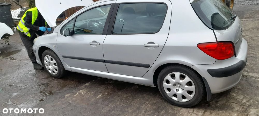 PEUGEOT 307  zderzak tylny - 6