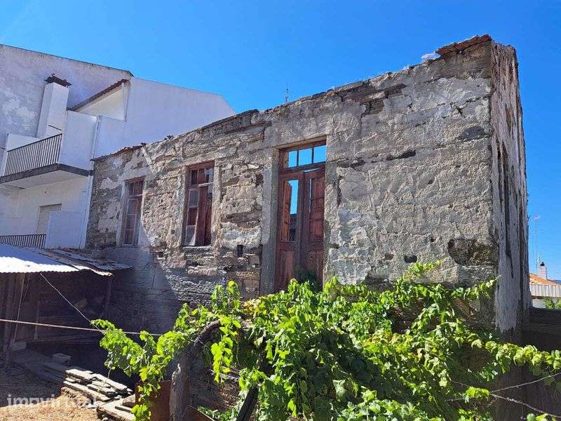 Casa em Ruína para Reconstrução com Projeto Aprovado  para AL - Grande imagem: 2/6