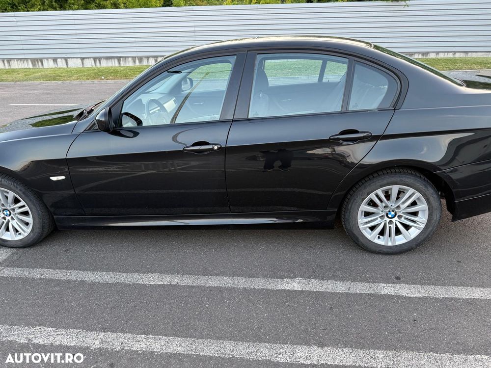 BMW Seria 3 320d xDrive DPF Aut. - 3