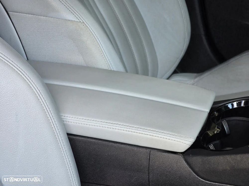Peugeot 508 SW 1.6 Hybrid Allure e-EAT8 - 25