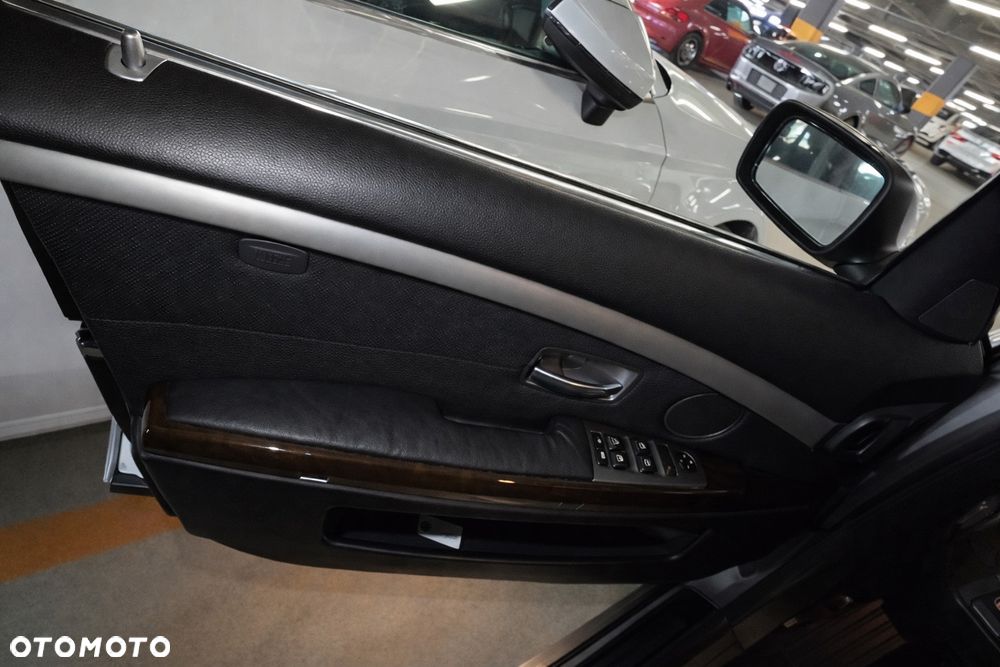 BMW Seria 7 745Li - 18