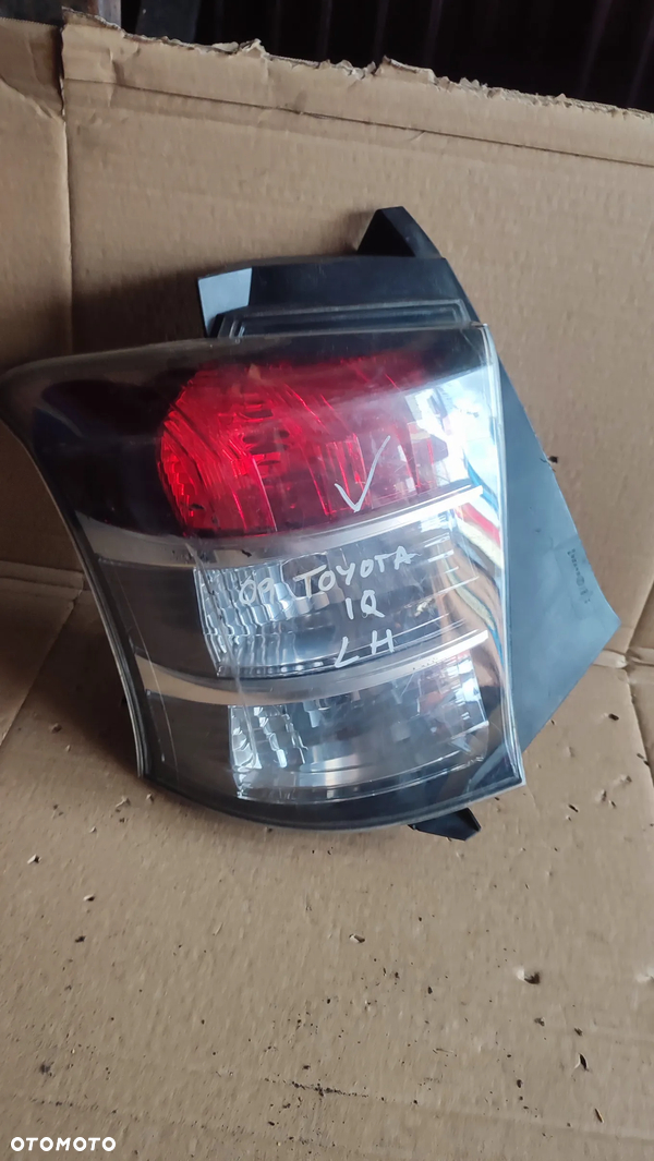 Lampa lewy tył  tylna TOYOTA IQ 08-10R