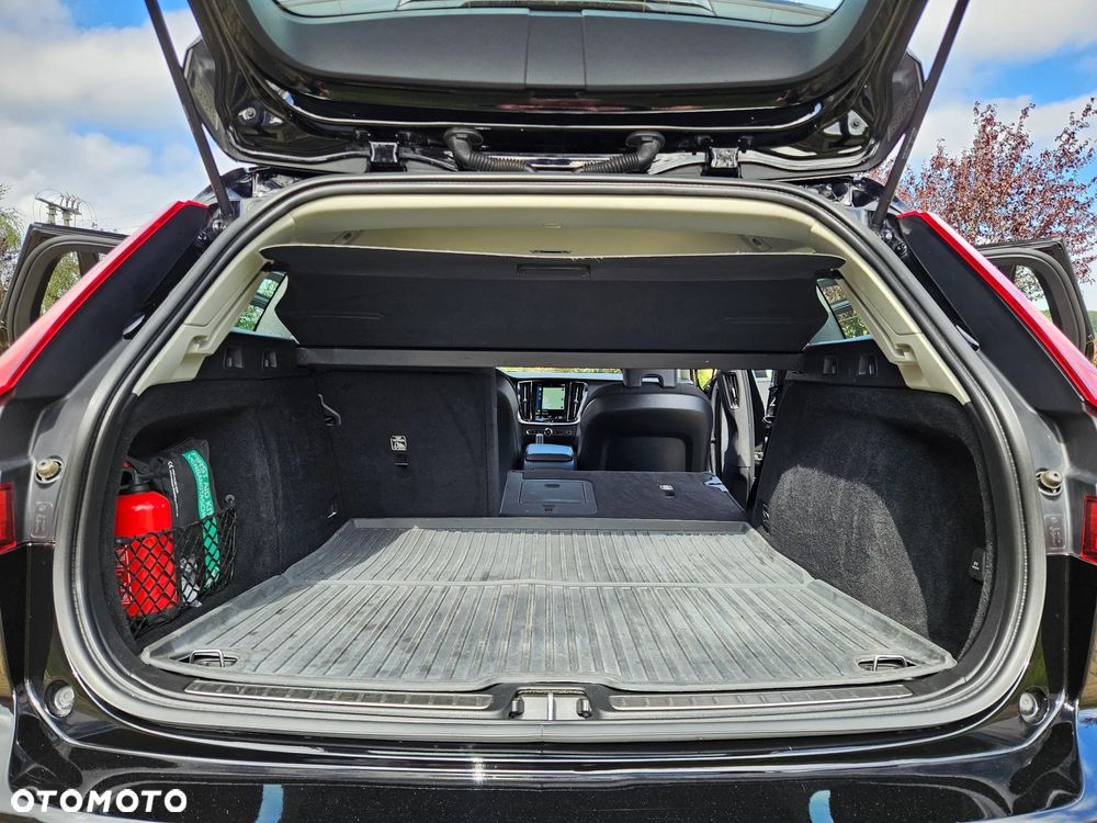 Volvo V60 D4 Momentum Pro - 26