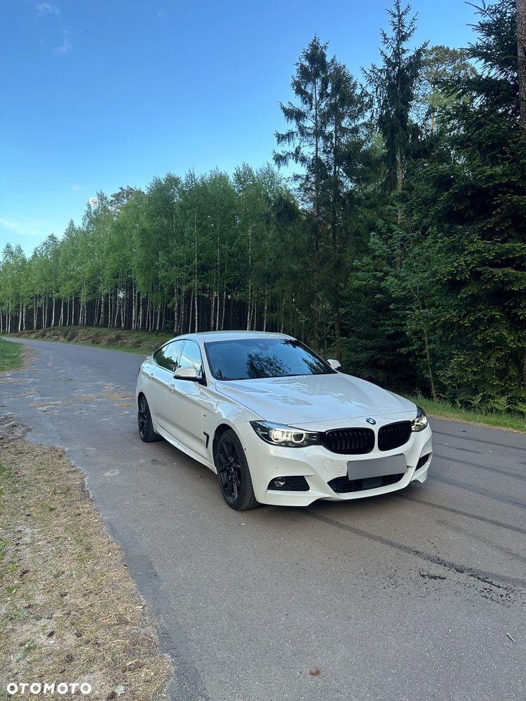 BMW Seria 3 320d M Sport - 2