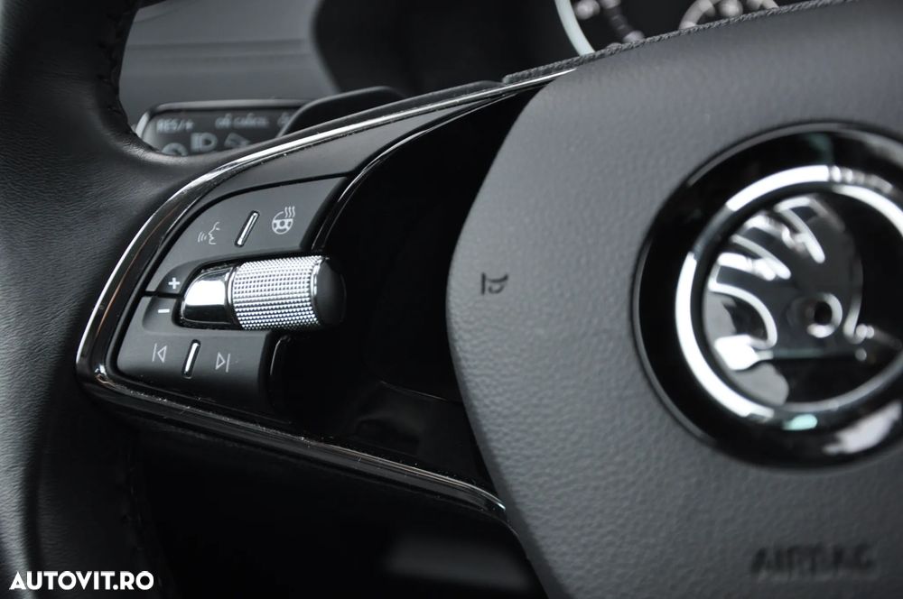 Skoda Octavia Combi 2.0 TDI (Green tec) DSG Style - 17