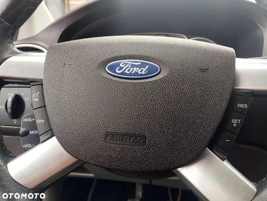 Ford Focus 1.6 16V Trend - 10